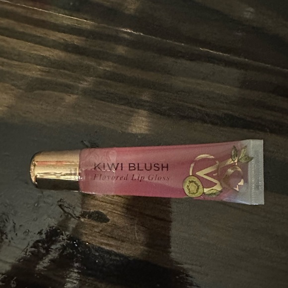 Victoria Secret Valentine’s hearts bag/lipgloss/perfume/lips panties set NWT! - Picture 4 of 5